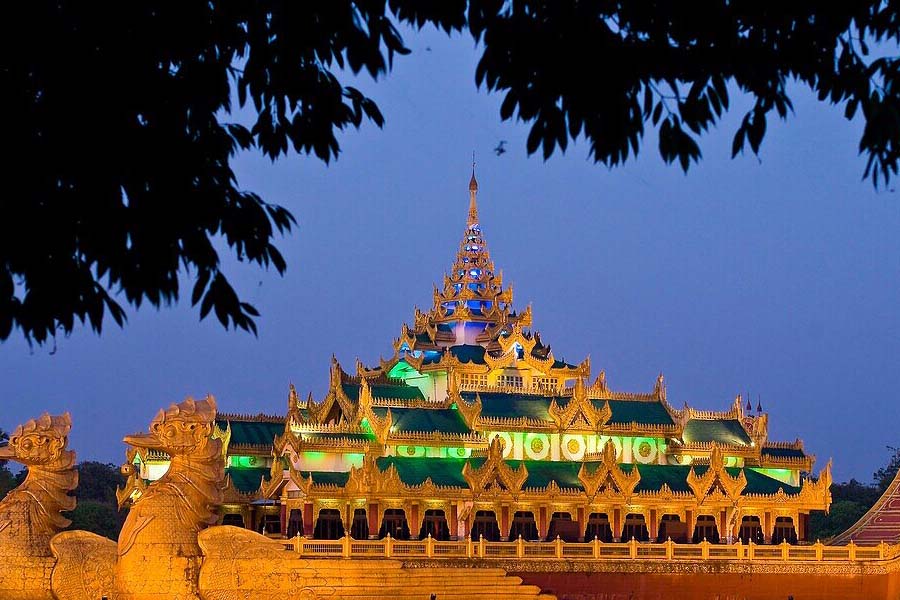 Karaweik Hall royal floating barge - Myanmar 11 days tours